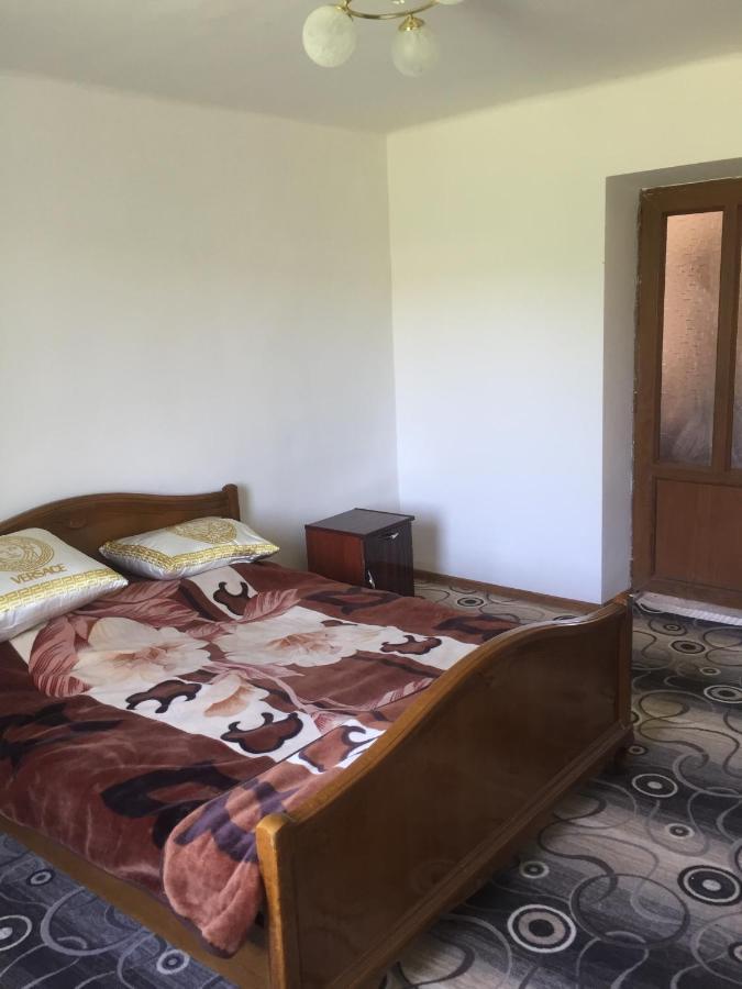 Friend'S House Rooms Near Airport Ghukasavan Zewnętrze zdjęcie