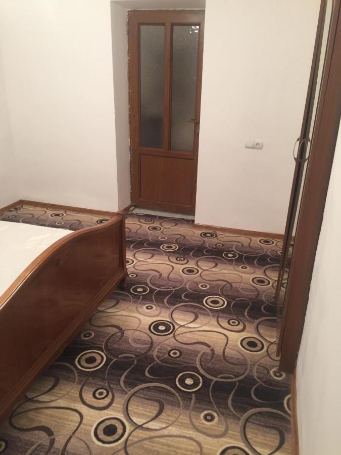 Friend'S House Rooms Near Airport Ghukasavan Zewnętrze zdjęcie