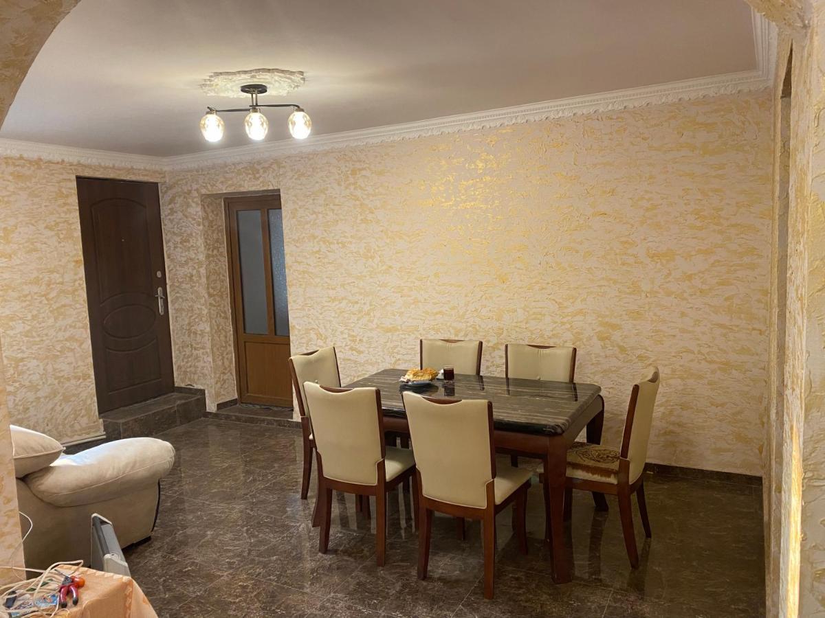 Friend'S House Rooms Near Airport Ghukasavan Zewnętrze zdjęcie